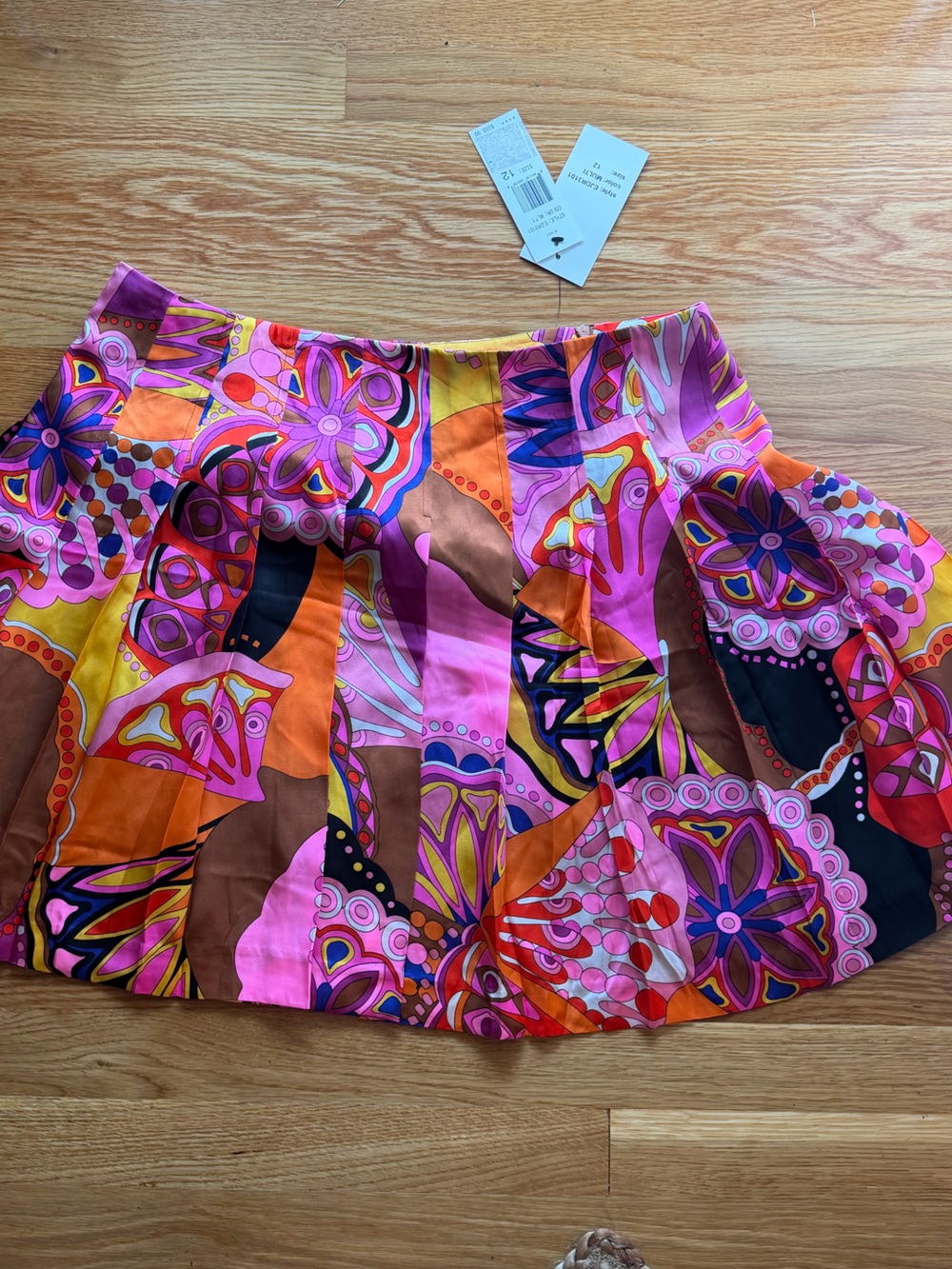 Vibrant Multi-Color Pleated Women's Skirt size 12 NWT David meister